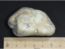 Опал желтый, галтовка, Казахстан (54*37*26 мм, вес: 51 г) №19075