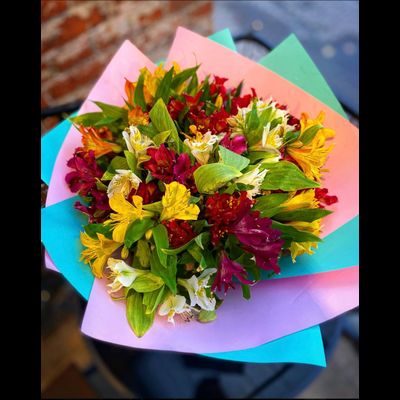 Букет из альстромерии микс 21 шт.