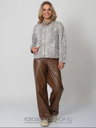 Женский жакет на молнии в бежевом цвете