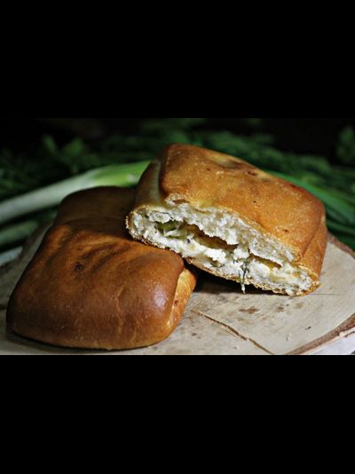 Конверт сдобный  с сыром и зеленью (150 гр)
