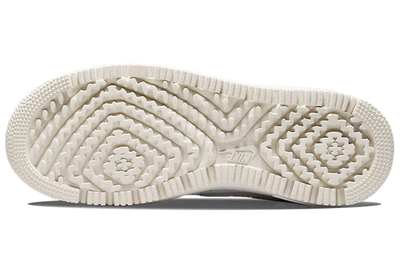 Повседневные аир форсы купить Кроссовки Nike Air Force 1 Luxe Triple White DD9605-100