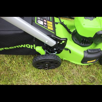Аккумуляторная газонокосилка Greenworks GD40LM48SP