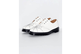 Элегантные белые полуботинки DR. Martens из натуральной кожи.  Представлены в размерах от 36 до 45. 