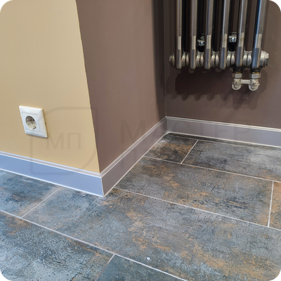 Плинтус ХДФ Dollken Cubu Flex Life 60мм Х 2,5 м 1246 Серебро платина в интерьере 6