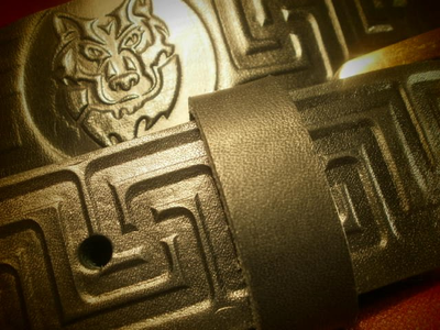 Строгий ремень Волк с орнаментом