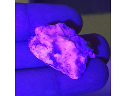 Гакманит (Содалит), светится в УФ, Россия, Мурманская обл. (30*21*20 мм, вес: 9,7 г) №26745