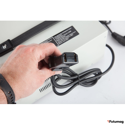 Зарядное устройство для свинцовых тяговых аккумуляторов 72V60A (8А)