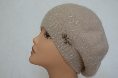 Тонкий берет женский с бисером Vizio Италия 6243 кремового цвета