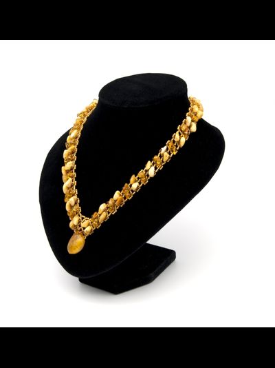 Колье из бисера и янтаря, с кулоном из желтого янтаря