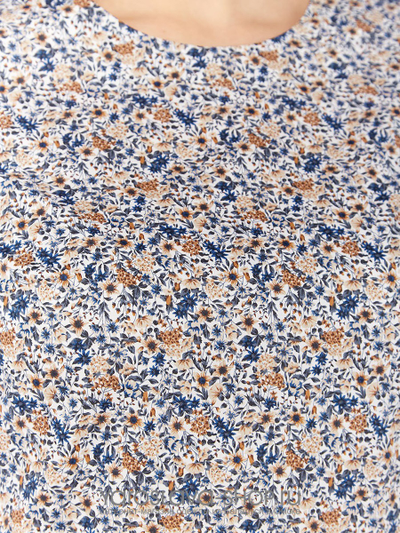 Платье прямого силуэта в мелкий цветочек