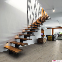 Декор ламината Haro Дуб Сицилия Белый 537374 в интерьере гостиной