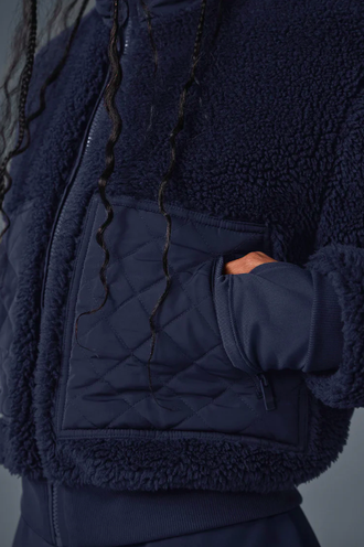 Alo Yoga Sherpa Edge Bomber - Бомбер (размер М)