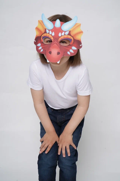 Кукольный театр. Маска "Красный дракон"