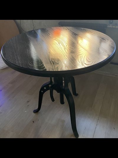 стол из массива в черной тонировке