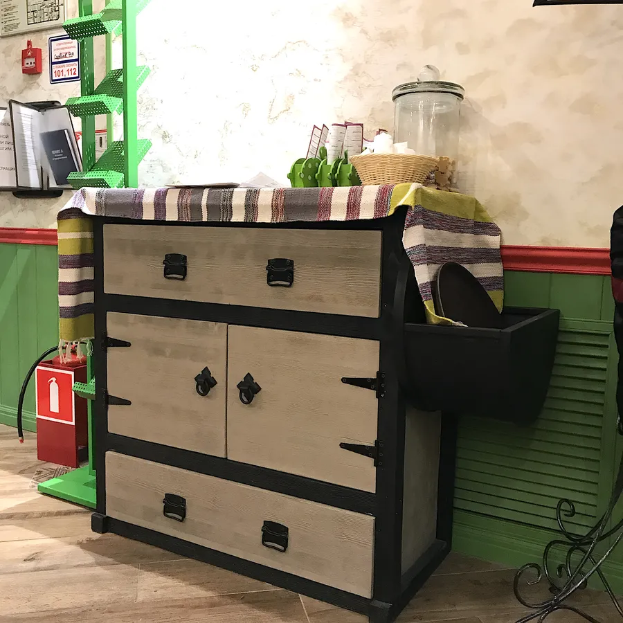 Комод. Сеть семейных кафе "Андерсон", г.Москва. Работа spilcenter.com