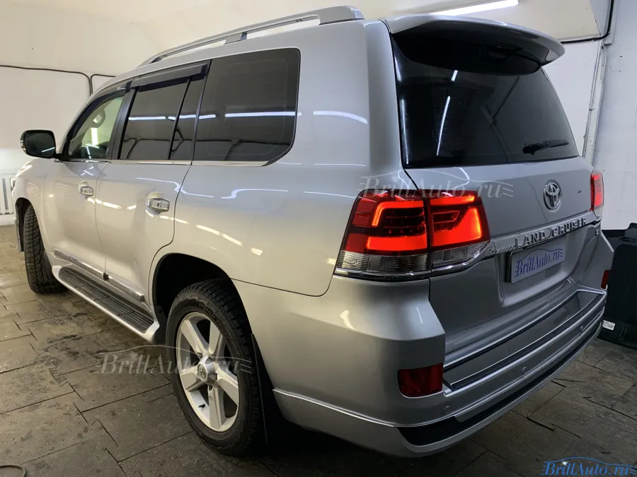 Рестайлинг Ленд Крузер из 2008 в 2020 Executive Lounge