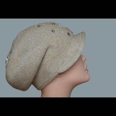 Зимняя женская кепка с украшениями вязаная Италия Vizio 5559 бежевая