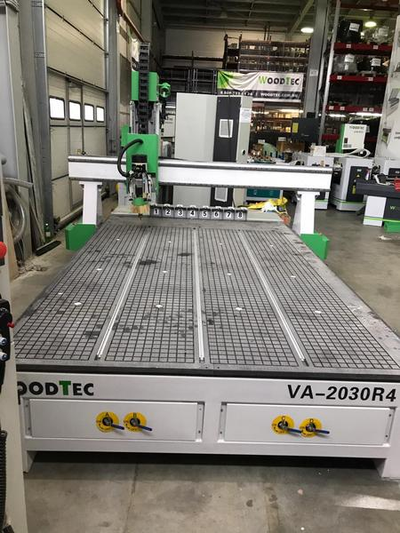 Фрезерно-гравировальный станок с ЧПУ WoodTec VA 2030 4-axis