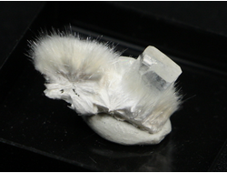 Окенит, Апофиллит, Ломонтит в пластиковом боксе, Крым, Трудолюбовка №22328