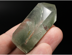 Кварц горный хрусталь с фантомами и хлоритом, кристалл полированный, Бразилия (50*24*18 мм, 35 г) №36850