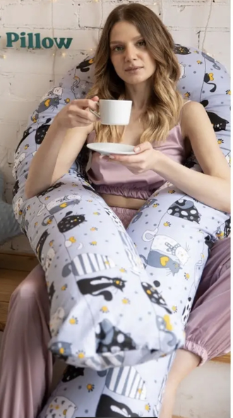 Подушка с ластовицей на молнии форма U размер 340 х 35 см с искусственным пухом + наволочка на молнии поплин Коты на сером