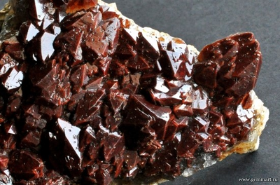 Кварц и гематит. Марокко. 115*74*46мм