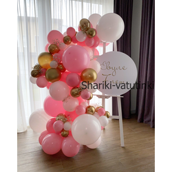 Фотозона с мольбертом и цветами на День Рождения девочки