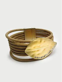 (АРТИКУЛ: 7253/81) БРАСЛЕТ ЖЕНСКИЙ, КОЖА, МЕТАЛЛ, СТРАЗЫ, В ЗОЛОТИСТО-БЕЖЕВЫХ ТОНАХ, НА МАГНИТЕ