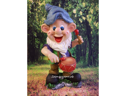 Гном музыкант с барабаном 43*23см   2кг   полистоун Россия  2579/091037-2*