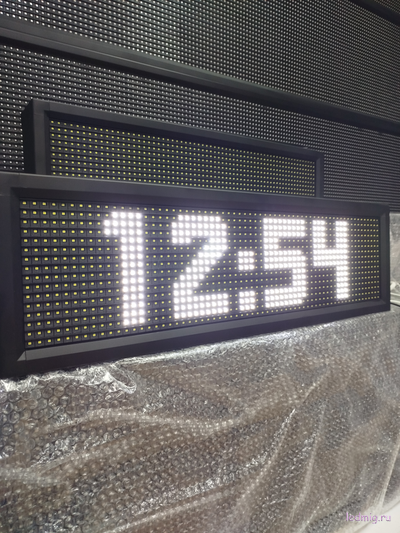 Уличные часы-[88:88]-дата-t-210х690мм (белый цвет)