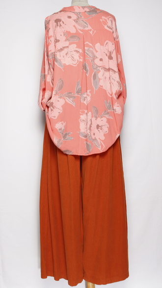 РУБАШКА БОХО "Карман пайетки" размытые цветы коралл, желтая до р.54