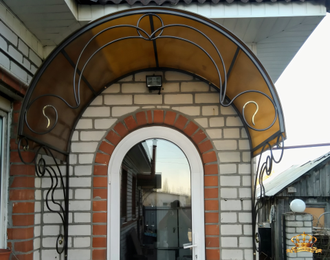 Козырек кованый над крыльцом -Арт 010