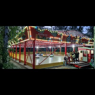 Автодром с питанием от пола 15х19 м.