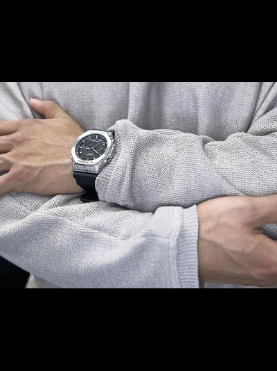 Часы Casio G-Shock GM-2100GC-1A