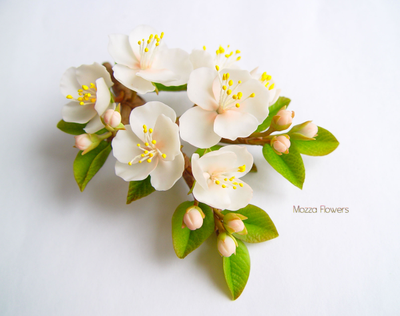 Брошь с яблоней "Нежнее нежного".