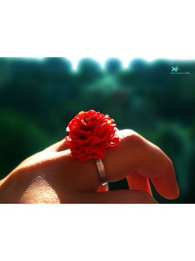 Волшебная роза с капельками росы. Необычное кольцо в виде розы из термоглины