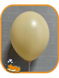 Шарики под потолок персикового  цвета