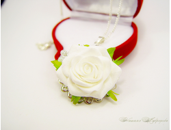 Кулон "Белая бархатная роза"