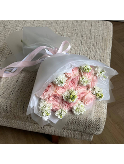 БУКЕТ МИКС ПИОНОВИДНЫХ РОЗ И МАТТИОЛЫ