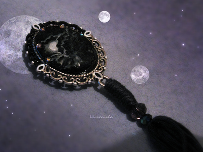 Брошь в винтажном стиле "От второй звезды направо..."