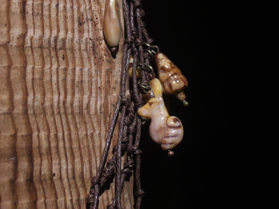 Фарфоровый комплект-талисман из колье и серёжек "Древняя Магия"