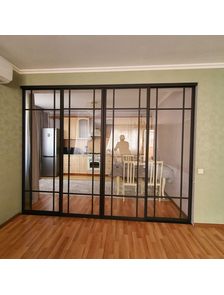 перегородка подвесная прозрачное стекло черный узкий профиль