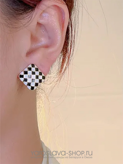 Клипсы с рисунком шахматная доска