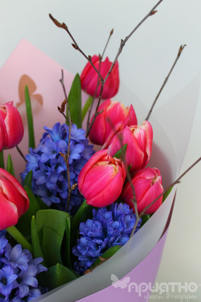 Букет цветов на 8 марта № 703