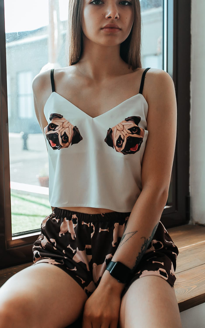 Шелковая пижама "Мопсы"