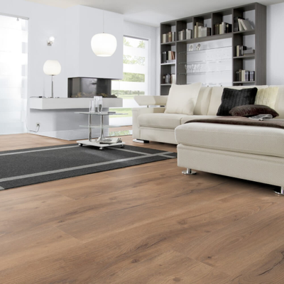 Ламинат Wineo Дуб Хельсинки Светло-коричневый LA212LV4 в интерьере гостиной