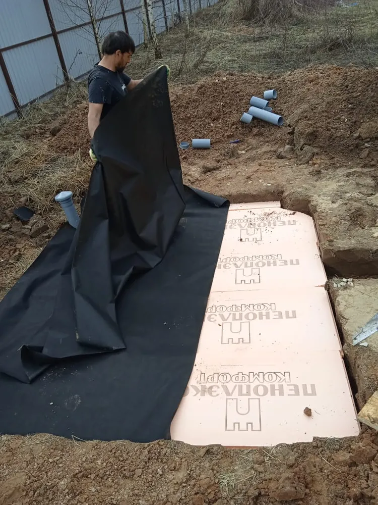 Дренажные элементы обязательно утепляются 