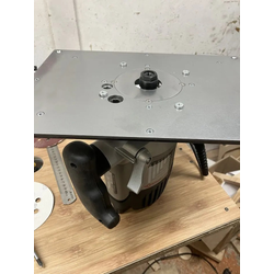 Пластина под Интерскол ФМ-67/2200Э для установки фрезера в стол 350*250 мм.