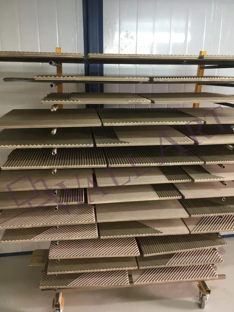 Панели после "малярки", готовы к упаковке и отправке! Мы отправляем заказы по всей России, а бережная упаковка помогает доставить заказ в целостности и сохранности и без единого скола и царапины.