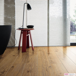 Декор ламината Haro Tritty 100 Дуб Портлэнд Натур 533123 в интерьере комнаты